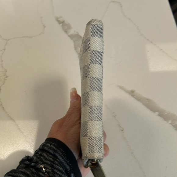 Louis Vuitton Damier Azur Zip Around Wallet - Picture 3 of 13